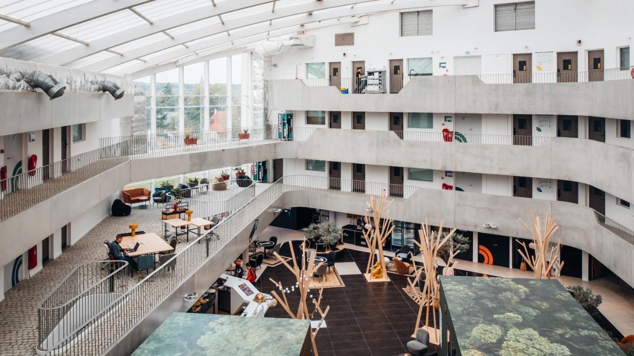 Cowool Cergy Aparthotel Екстериор снимка